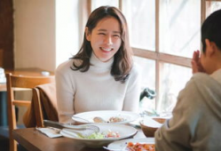 吃瓜少女张小寒爆料向佐,揭秘明星背后的故事